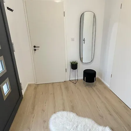 Moderne 2 Personnes Avec Parking Gratuit Acces Jardin شقة