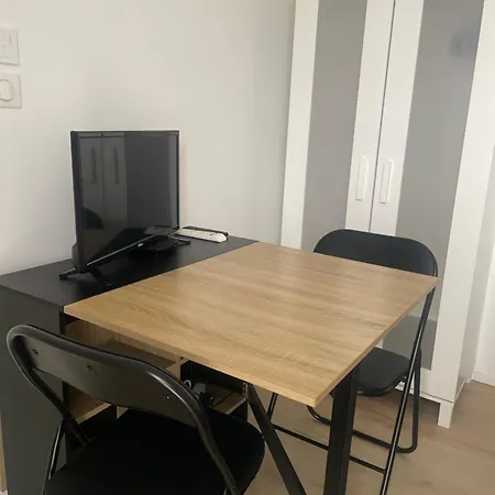 Moderne 2 Personnes Avec Parking Gratuit Acces Jardin *